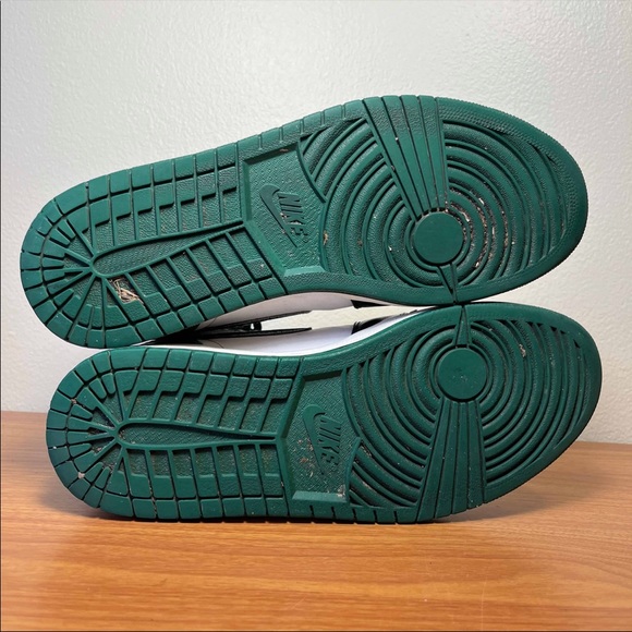 Jordan 1 Celtics - Picture 6 of 9